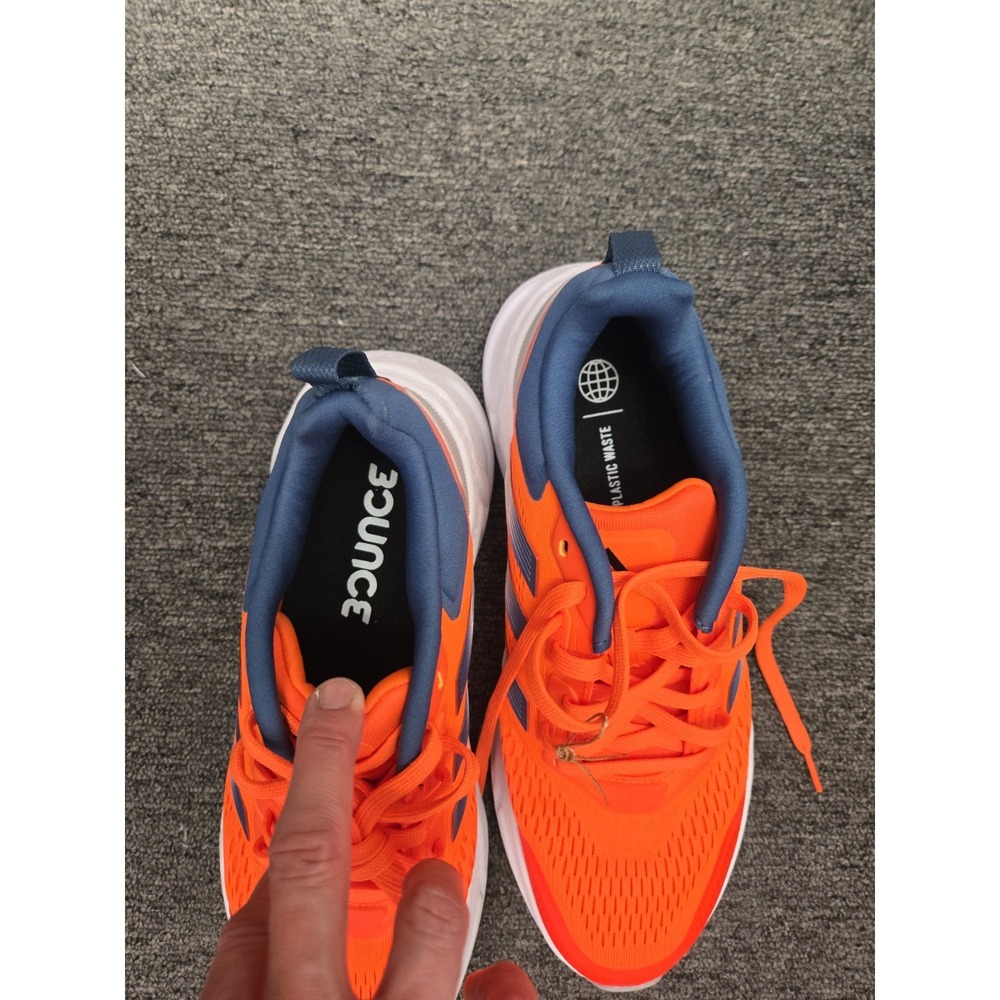 Mismates Size 8.5 With A 9 adidas Questar Orange - Picture 2 of 8